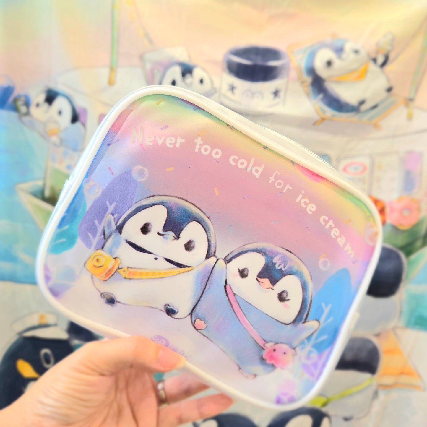 BluDee-磨砂透明旅行包包  - B )  Never too cold for ice cream